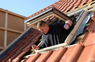 Pose de fenêtres de toit Velux à Venizel
